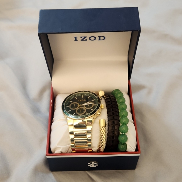 NWT Izod Men's Gold Watch & Bracelets Set - Picture 1 of 11